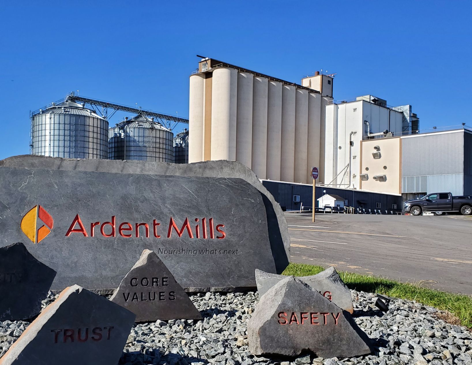 Ardent Mills signs